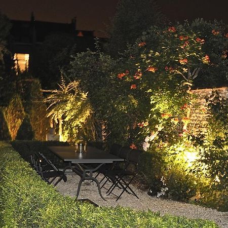 B&B Un Jardin En Ville Saint-Gilles Luaran gambar