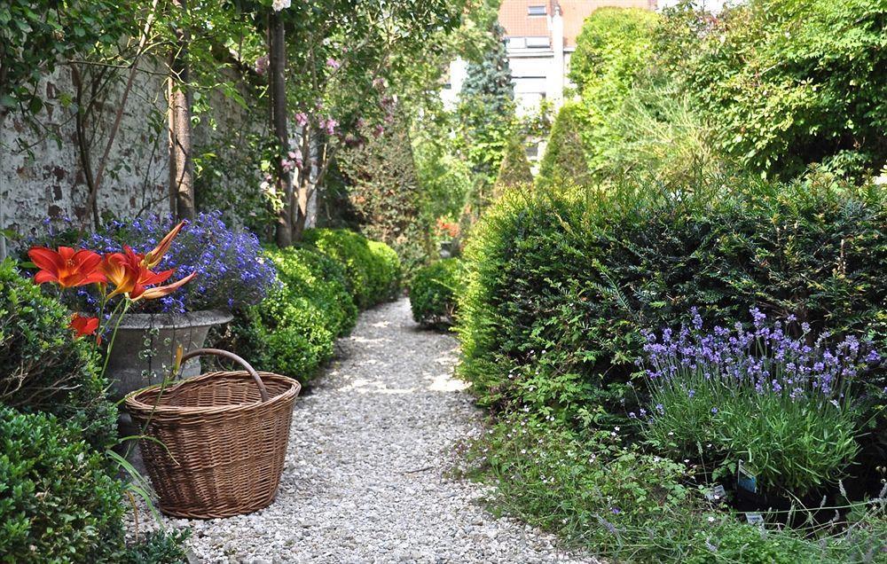 B&B Un Jardin En Ville Saint-Gilles Luaran gambar