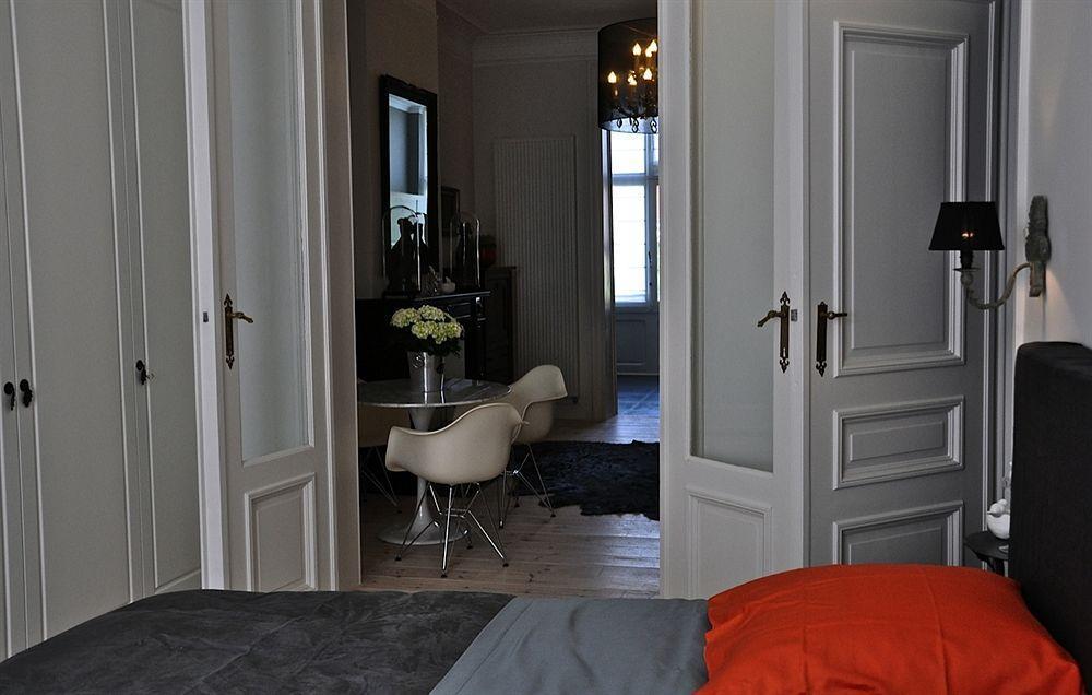 B&B Un Jardin En Ville Saint-Gilles Luaran gambar
