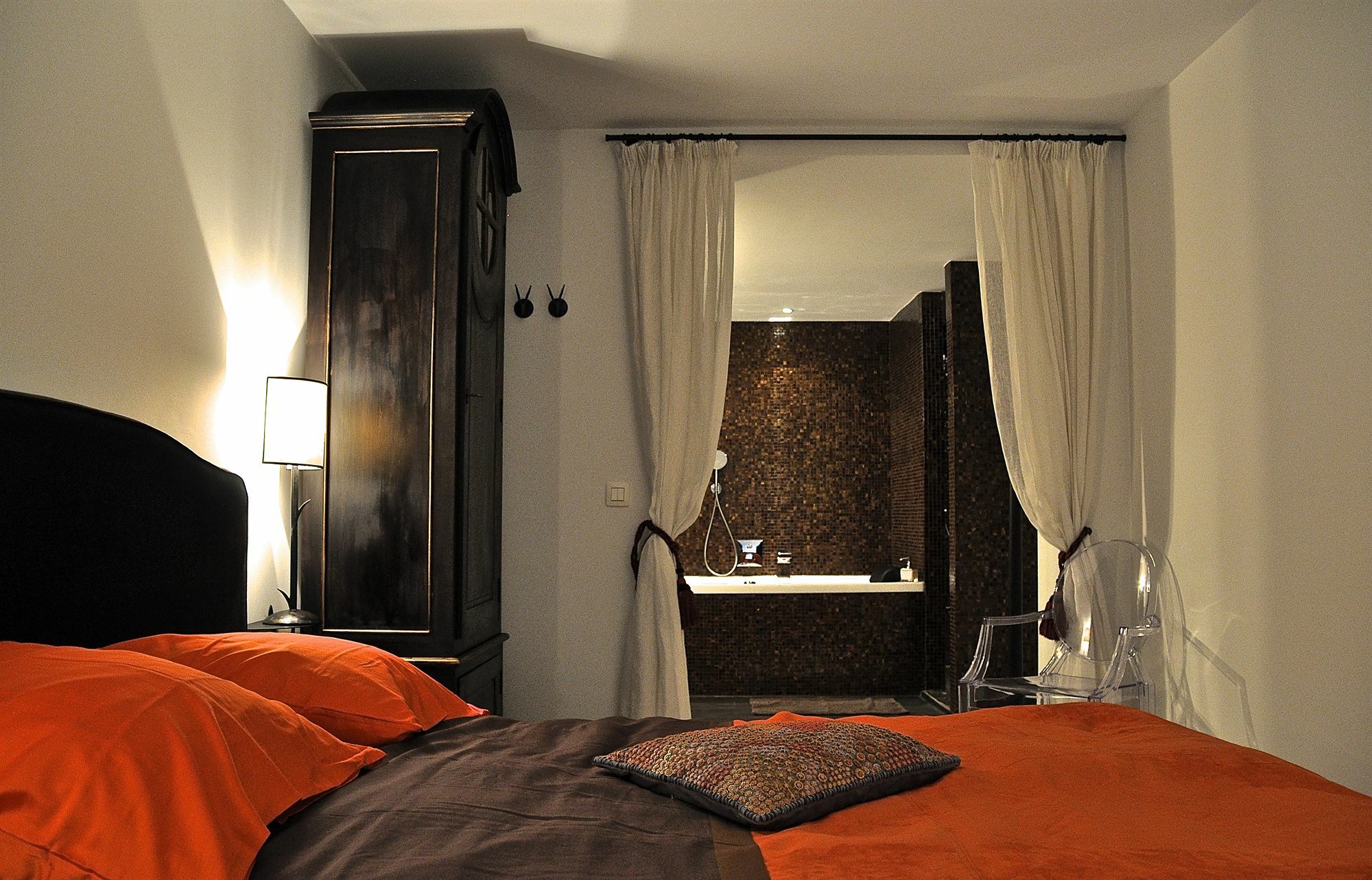 B&B Un Jardin En Ville Saint-Gilles Luaran gambar