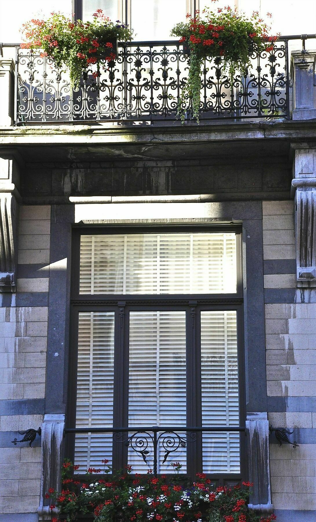 B&B Un Jardin En Ville Saint-Gilles Luaran gambar
